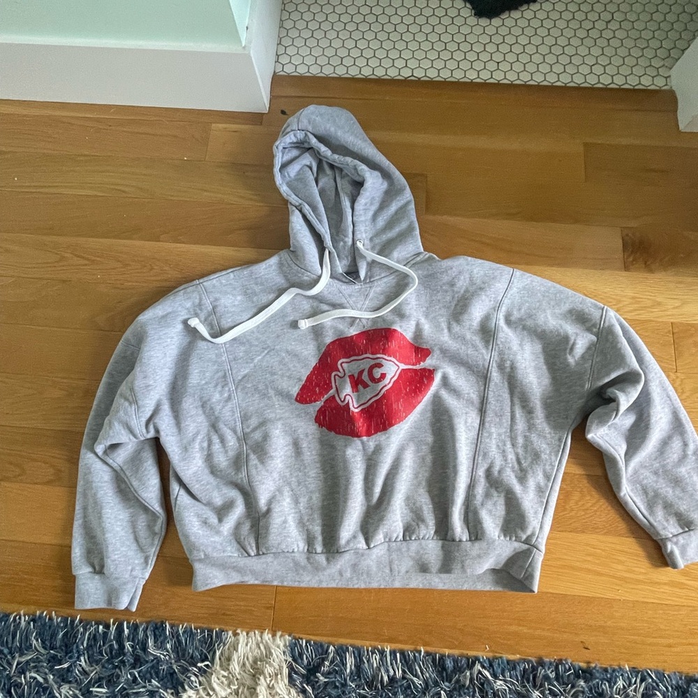 Cropped KC Chiefs hoodie